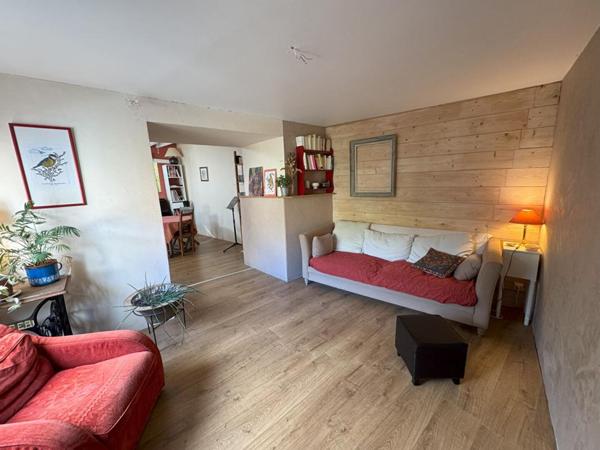 Pleudaniel , Maison familiale 212 m² avec atelier, hangar et jardin au coeur du bourg