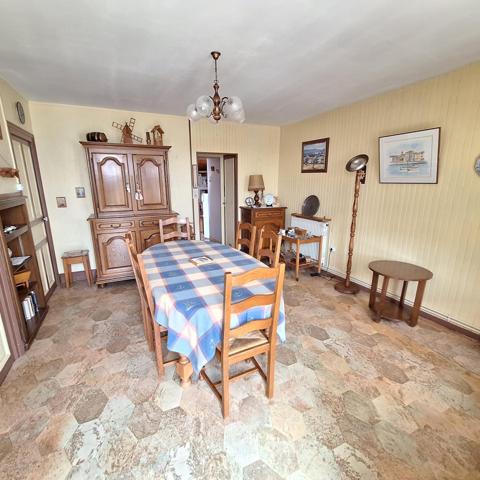 Maison mitoyenne , 2 chambres.