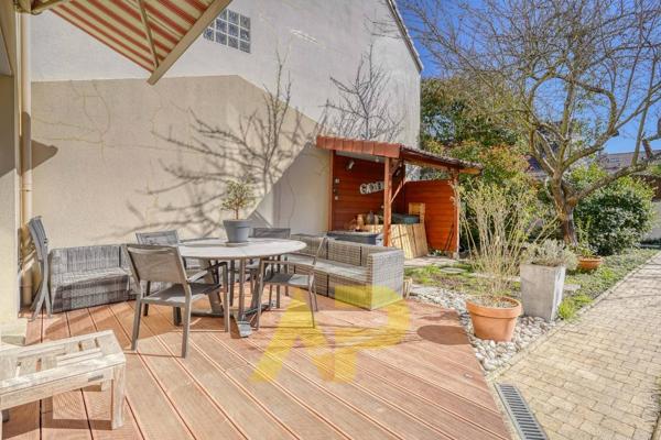 Maison Antony 8 pièce(s) 190 m2 €835 000 ** - Référence 534