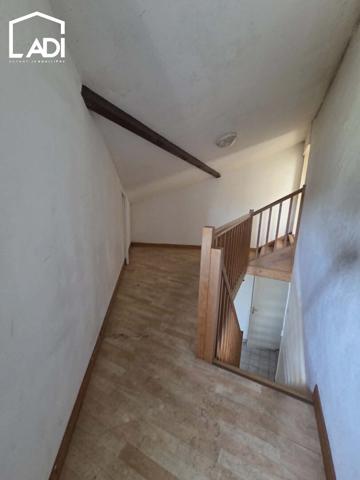 EXIREUIL ! Maison à rénover d'environ 100 m² habitables sans extérieur., Exireuil 79400