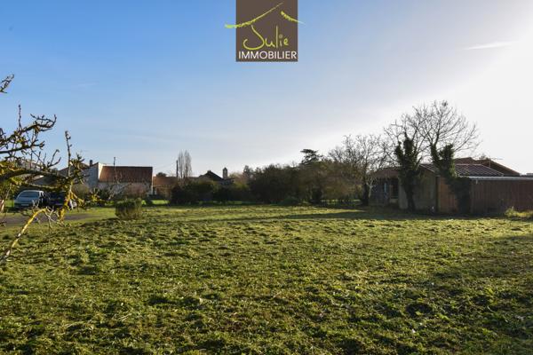 ARGENTON - Terrain à bâtir de 892 m²