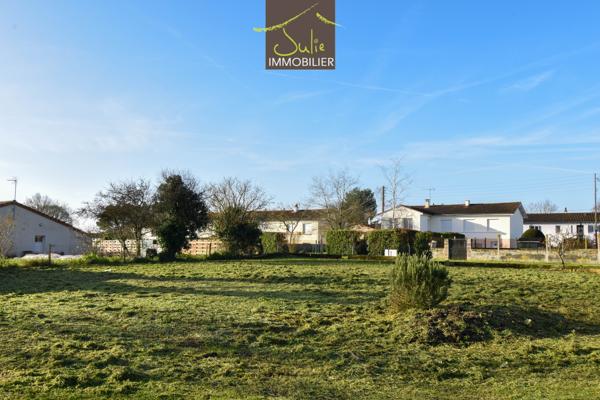 ARGENTON - Terrain à bâtir de 892 m²