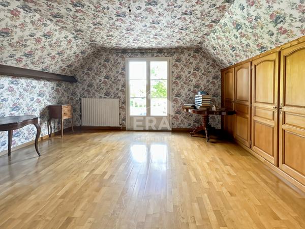 A VENDRE MAISON INDIVIDUELLE ETAMPES CENTRE 150M2