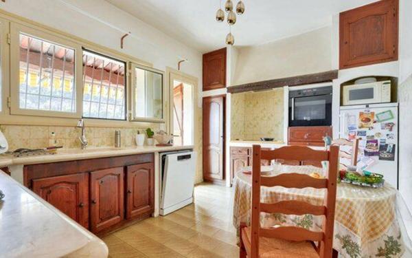 Maison à vendre    4 pièces • 128 m2 Falicon