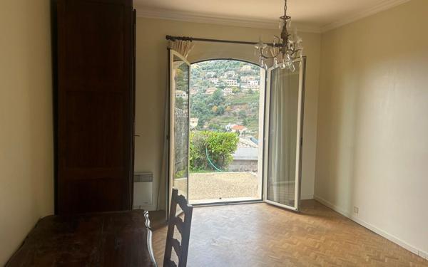 Maison à vendre    4 pièces • 128 m2 Falicon