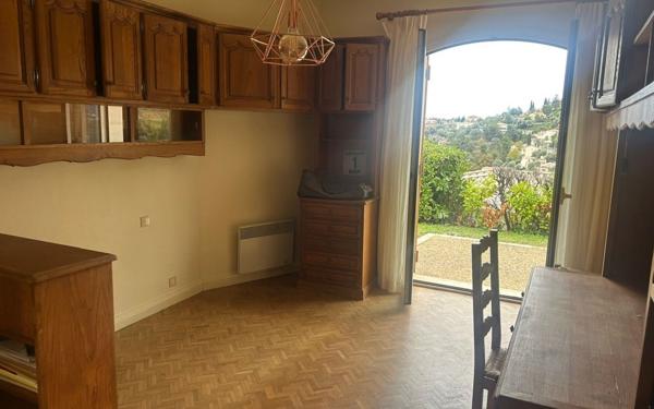 Maison à vendre    4 pièces • 128 m2 Falicon