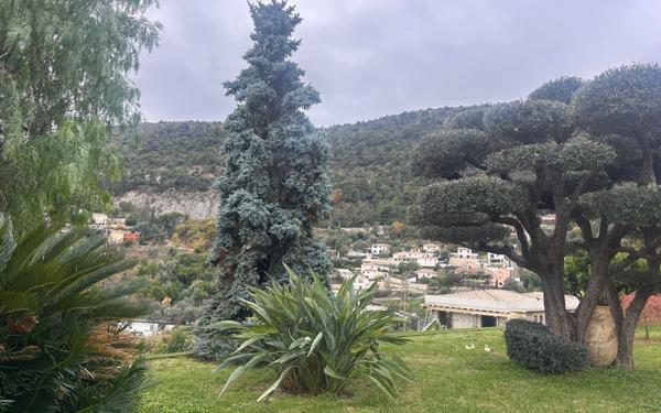 Maison à vendre    4 pièces • 128 m2 Falicon