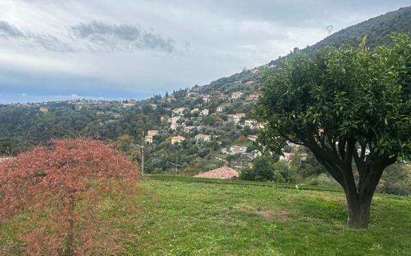 Maison à vendre    4 pièces • 128 m2 Falicon