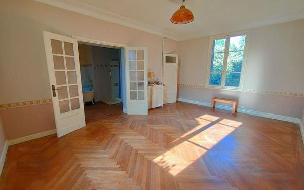 Maison à vendre    7 pièces •  Grenoble