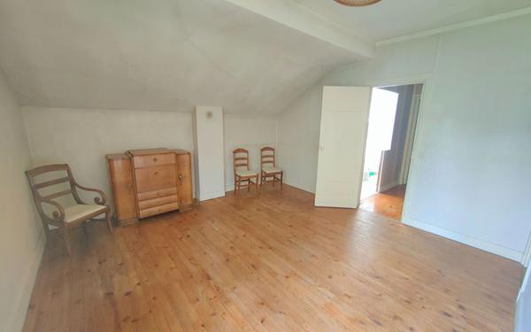 Maison à vendre    7 pièces •  Grenoble