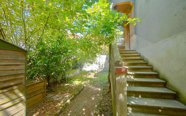 Maison à vendre    7 pièces •  Grenoble