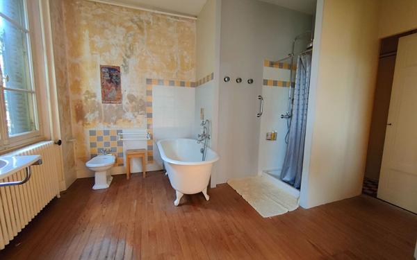 Maison à vendre    7 pièces •  Grenoble