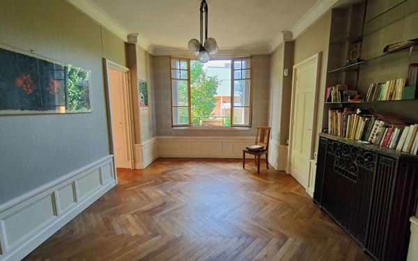 Maison à vendre    7 pièces •  Grenoble