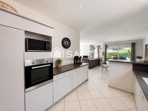 SAINT-PARDON-DE-CONQUES – Maison de plain-pied 124 m² – Piscine – Terrain arboré 2 546 m²