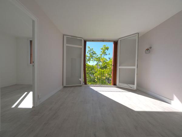 Appartement Romainville 2 pièces 40 m2 Métro Carnot
