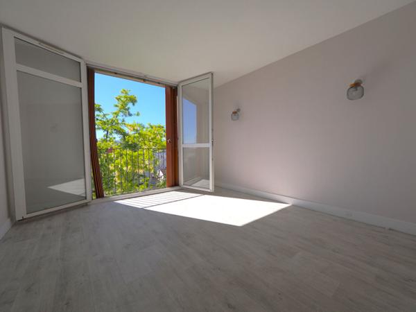 Appartement Romainville 2 pièces 40 m2 Métro Carnot