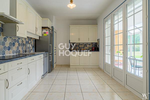 Superbe maison familiale à Saint Pierre Du Mont 6 pièce(s) 192 m2