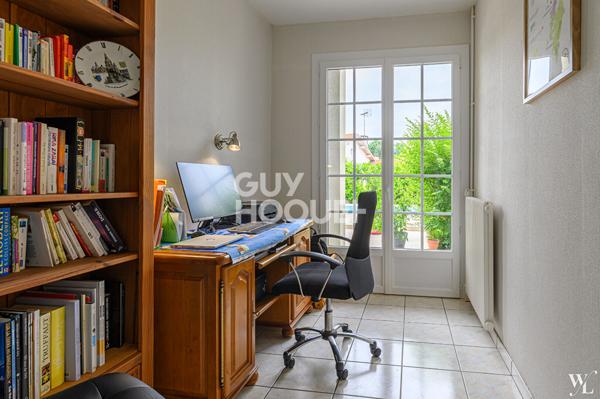 Superbe maison familiale à Saint Pierre Du Mont 6 pièce(s) 192 m2