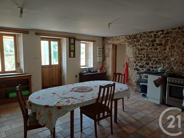 Maison à vendre  5 pièces - 120 m 2   PERS  - 79