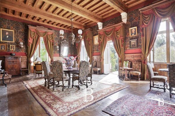 Mauvezin, Château 6 Chambres -  303 m² à vendre