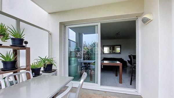 Orvault Haute Vallée - Mulonnière : En vente Superbe Appartement 2 ch. de 69M² en rez de jardin avec terrasse couverte, placards intérieurs, 1 cellier, 1 garage clos.