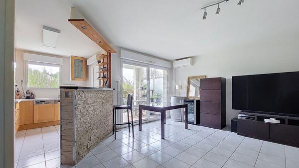 Orvault Haute Vallée - Mulonnière : En vente Superbe Appartement 2 ch. de 69M² en rez de jardin avec terrasse couverte, placards intérieurs, 1 cellier, 1 garage clos.