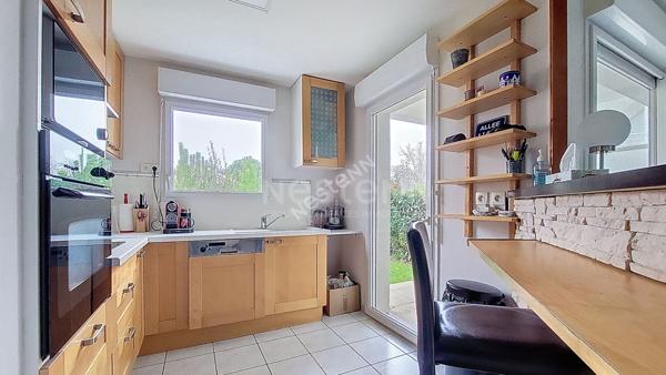 Orvault Haute Vallée - Mulonnière : En vente Superbe Appartement 2 ch. de 69M² en rez de jardin avec terrasse couverte, placards intérieurs, 1 cellier, 1 garage clos.