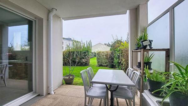 Orvault Haute Vallée - Mulonnière : En vente Superbe Appartement 2 ch. de 69M² en rez de jardin avec terrasse couverte, placards intérieurs, 1 cellier, 1 garage clos.