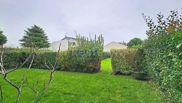 Orvault Haute Vallée - Mulonnière : En vente Superbe Appartement 2 ch. de 69M² en rez de jardin avec terrasse couverte, placards intérieurs, 1 cellier, 1 garage clos.