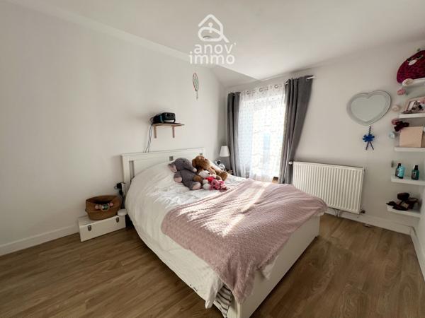 Maison
                                                                                                                                                                                                                                                                                                                        5 pièce(s)                                                                                                                                                                                                          3 chambre(s)                                                                                                                                                                                                          95  m²