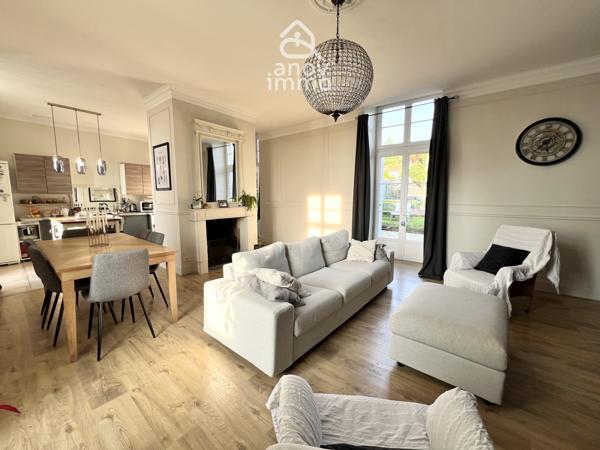 Maison
                                                                                                                                                                                                                                                                                                                        5 pièce(s)                                                                                                                                                                                                          3 chambre(s)                                                                                                                                                                                                          95  m²