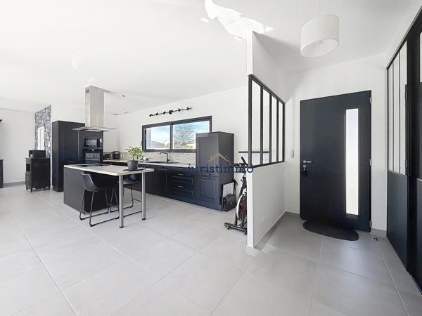 Vaison-la-Romaine (84110) COUP DE COEUR ! Villa d’architecte contemporaine de 2023 avec piscine, garage et vue dégagée à 180° à Vaison-l