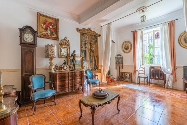 Appartement INTRA MUROS dans hôtel particulier