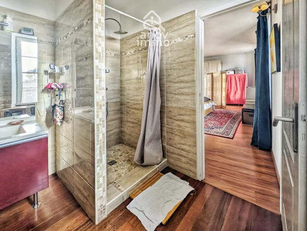 Maison
                                                                                                                                                                                                                                                                                                                        9 pièce(s)                                                                                                                                                                                                          5 chambre(s)                                                                                                                                                                                                          234.02  m²