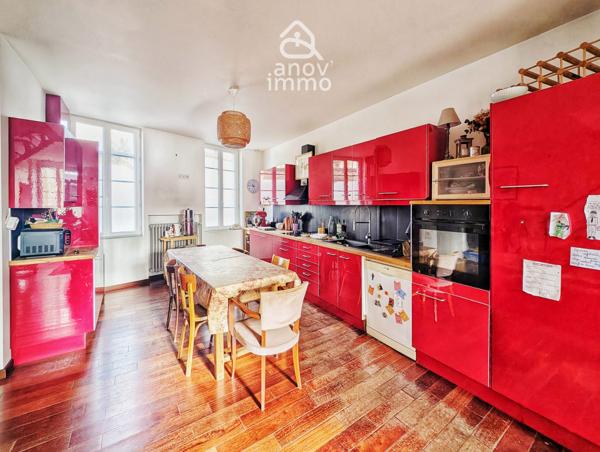 Maison
                                                                                                                                                                                                                                                                                                                        9 pièce(s)                                                                                                                                                                                                          5 chambre(s)                                                                                                                                                                                                          234.02  m²