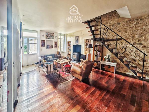 Maison
                                                                                                                                                                                                                                                                                                                        9 pièce(s)                                                                                                                                                                                                          5 chambre(s)                                                                                                                                                                                                          234.02  m²