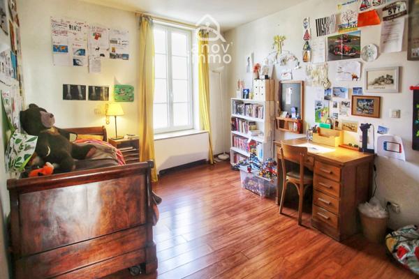 Maison
                                                                                                                                                                                                                                                                                                                        9 pièce(s)                                                                                                                                                                                                          5 chambre(s)                                                                                                                                                                                                          234.02  m²