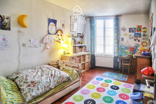 Maison
                                                                                                                                                                                                                                                                                                                        9 pièce(s)                                                                                                                                                                                                          5 chambre(s)                                                                                                                                                                                                          234.02  m²