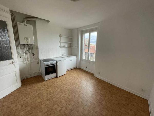 F1 LUMINEUX A MONTAUD