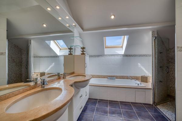 Vente Maison de luxe La Balme-de-Sillingy 10 Pièces 363.98 m²