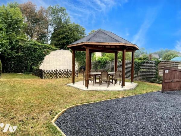 Maison individuelle en semi plain-pied  en retrait de rue