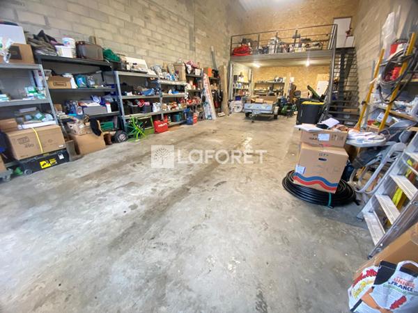 Location local commercial Saint-Jean-d'Illac - 230 m² - 2 400 €/mois