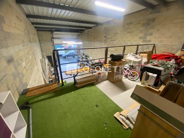 Location local commercial Saint-Jean-d'Illac - 230 m² - 2 400 €/mois