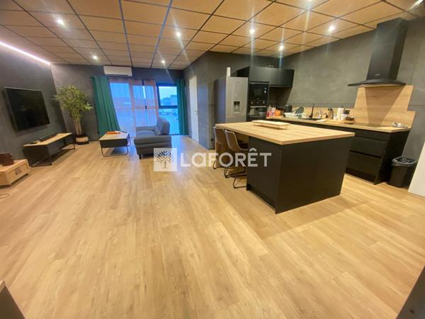 Location local commercial Saint-Jean-d'Illac - 230 m² - 2 400 €/mois