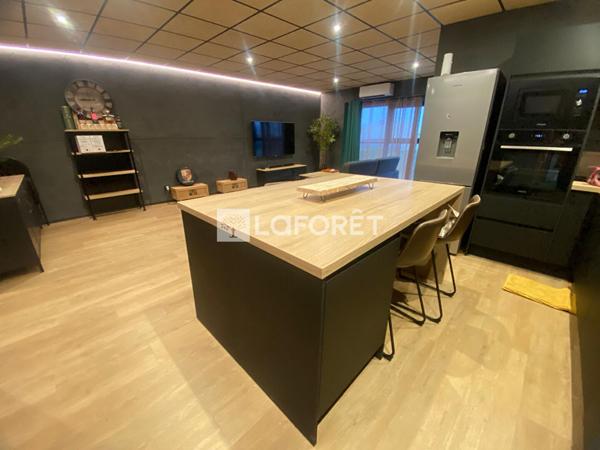 Location local commercial Saint-Jean-d'Illac - 230 m² - 2 400 €/mois