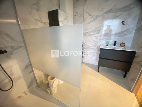 Location local commercial Saint-Jean-d'Illac - 230 m² - 2 400 €/mois