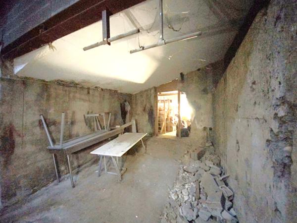 Appartement / Local commercial 97 m2 à rénover en loft