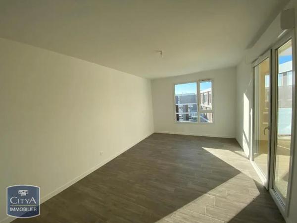 Appartement à louer 3 pièces 82.46m² Monteux (84170)
