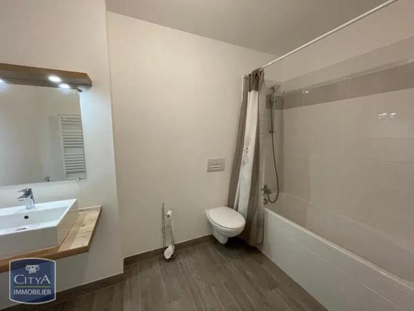 Appartement à louer 3 pièces 82.46m² Monteux (84170)