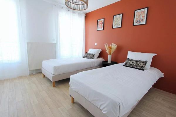 Vente                                                      Appartement
                        
                     3 pièces                      61 m2                     à Serris